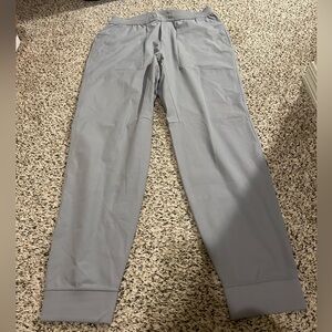 Lululemon men’s light gray joggers, size large
